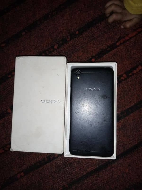 I am selling my oppo a37f 2.16 with box 6