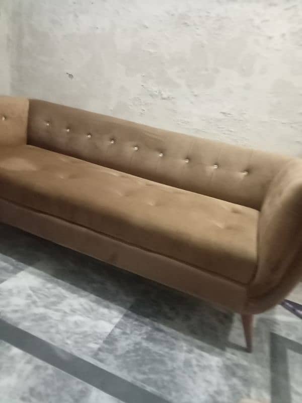 4 seater sofa almost unused 0