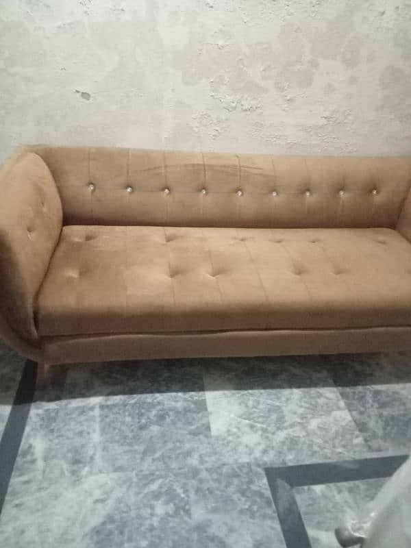 4 seater sofa almost unused 4