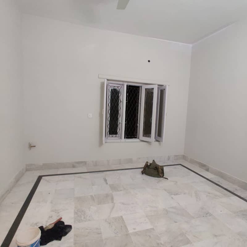 Upper portion for rent in g-11 Islamabad 4