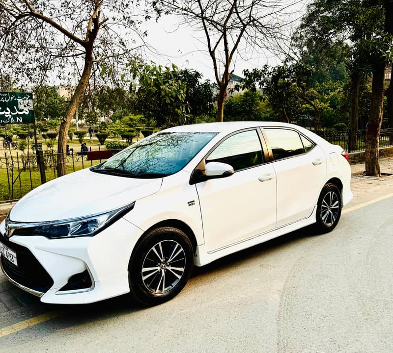 Toyota Corolla Altis 1.6 Model 2018 3