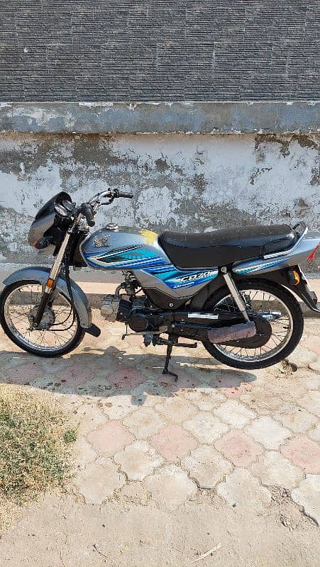 Honda CD 70 Dream 3