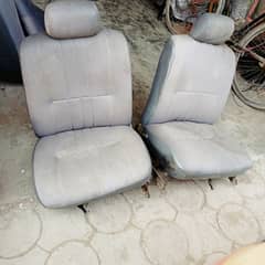 sunny nisan car front and back seats or front and back scren bhi avlbe