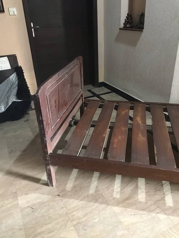 wooden beds solid wood rarely used 1