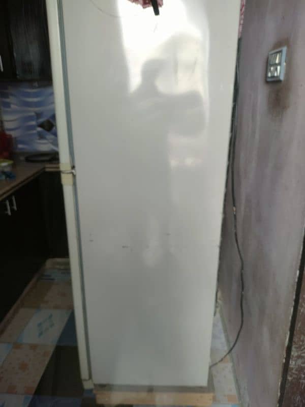 im selling refrigerator  Orient 4