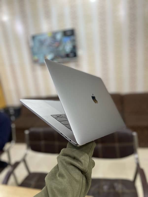 Apple macbook pro 2