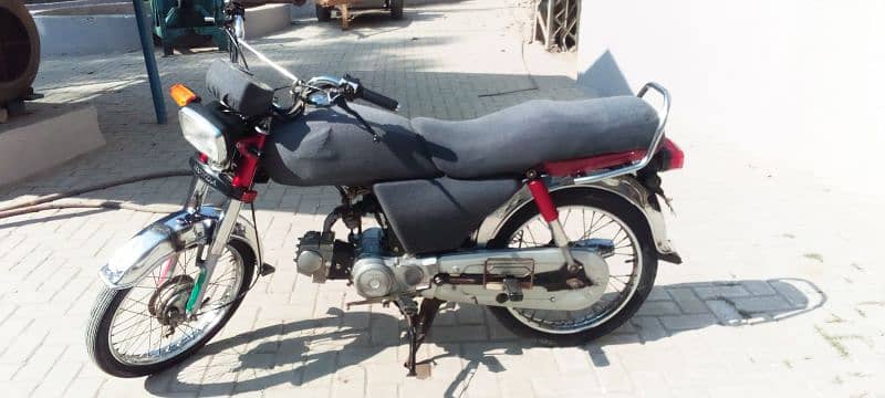 Honda CD70 2015 6