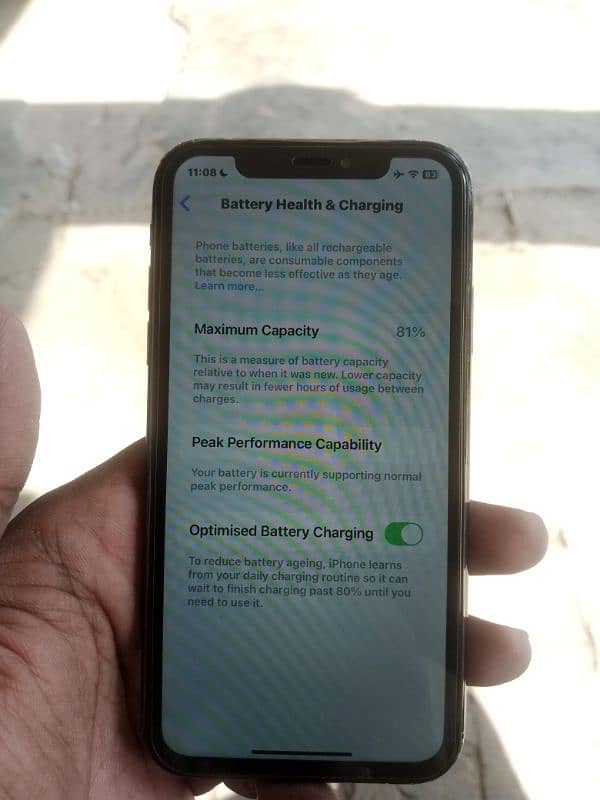 Iphone XR 64Gb 81 health 3