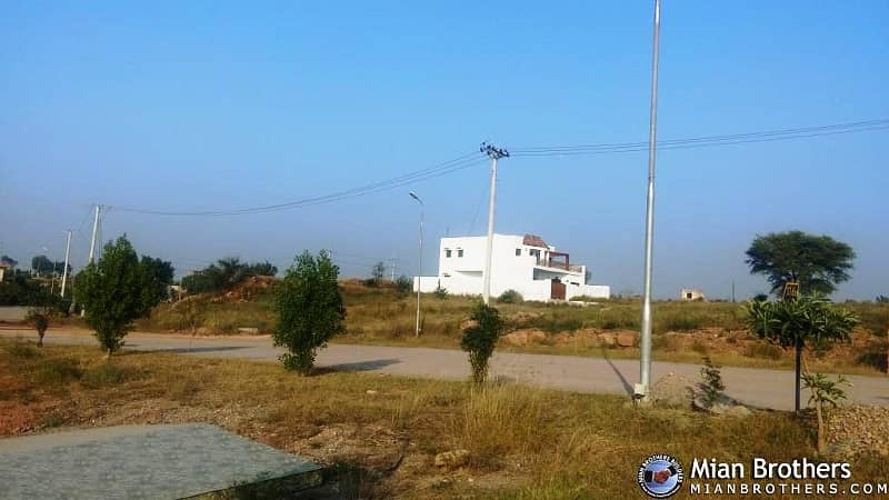 Kanal Plot For Sale In PECHS 38