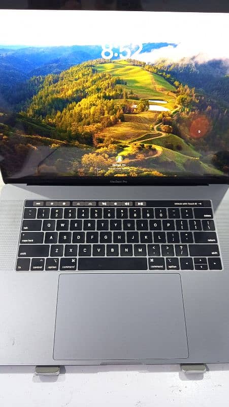 Apple MacBook Pro 2019 4 GB Dedicated graphics card 5