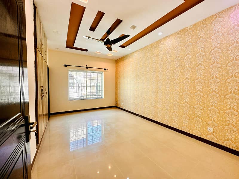 10 Marla House available for rent in Bahria Town rawalpindai 17