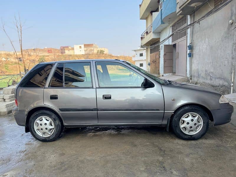 Suzuki Cultus 2010 5