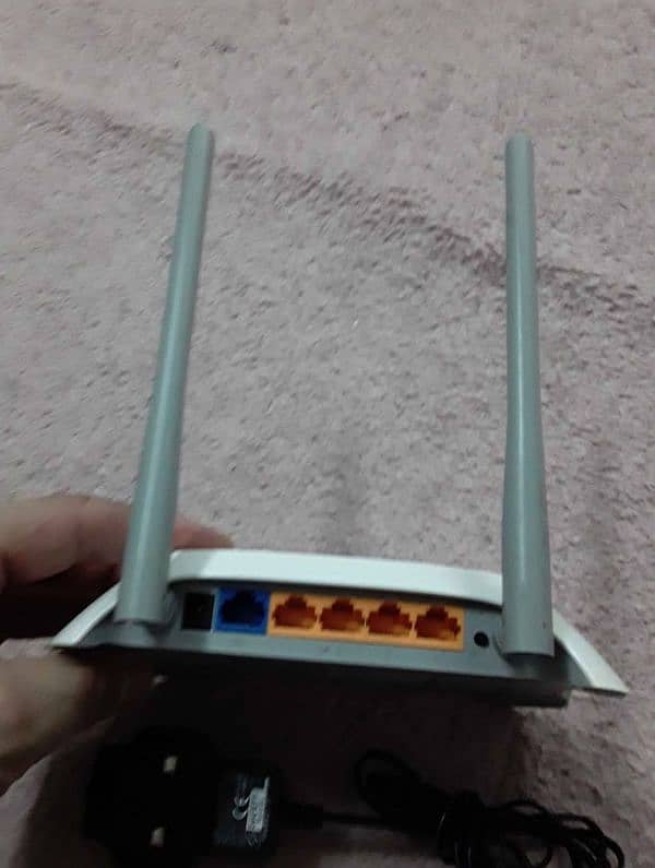 TP LINK TL-WR840N Router 2