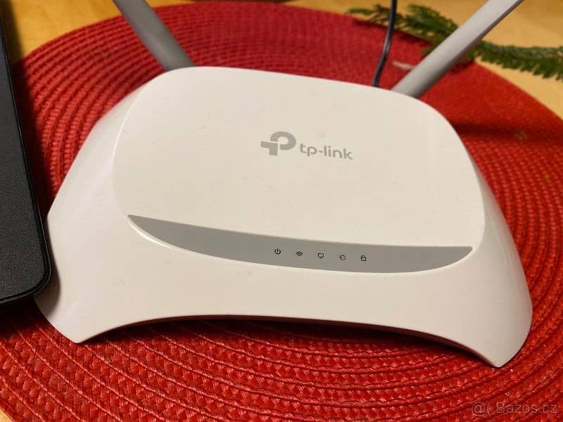 TP LINK TL-WR840N Router 0