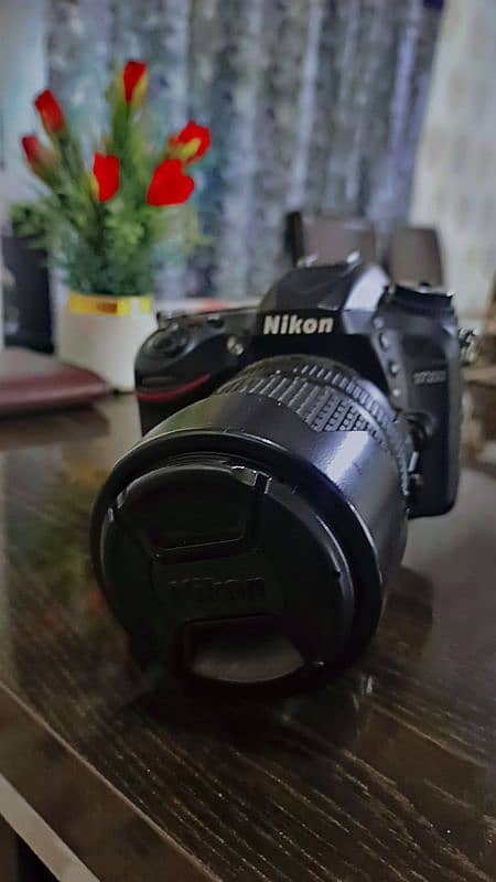 Nikon D7200 with 18  140 lens and 2 bettery 3