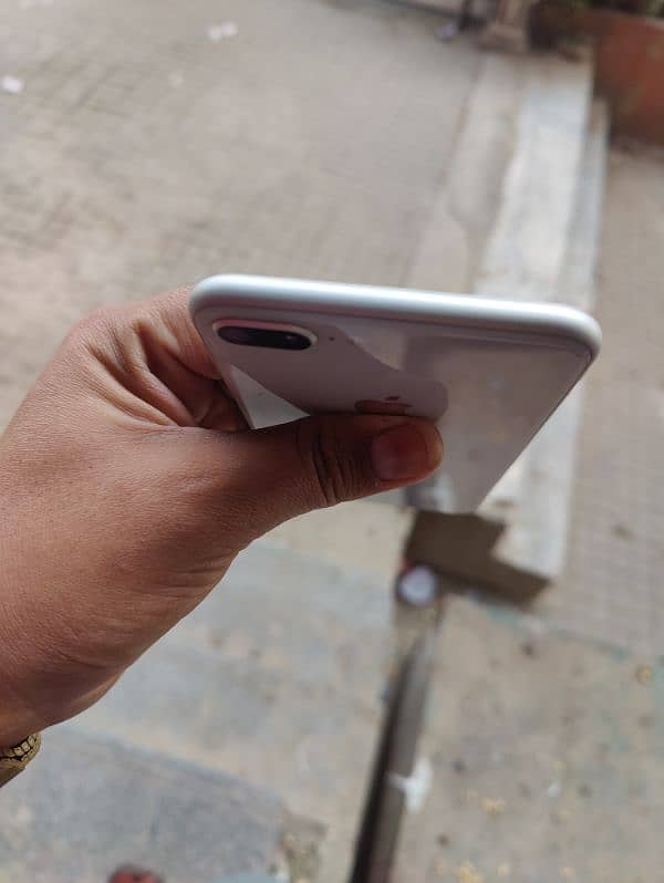 Iphone 8 plus 64gb pta 4