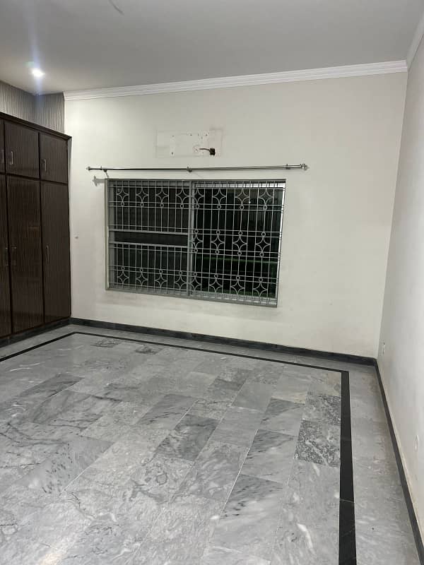 25 Marla like New upper Porshan For Rent in johar Town ph 1 3