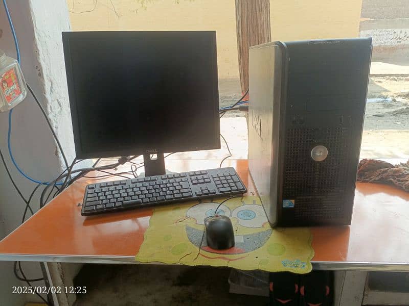 total system for sale high quality4 TB hard. 128 GB SSD  . RAM . 6GB 2