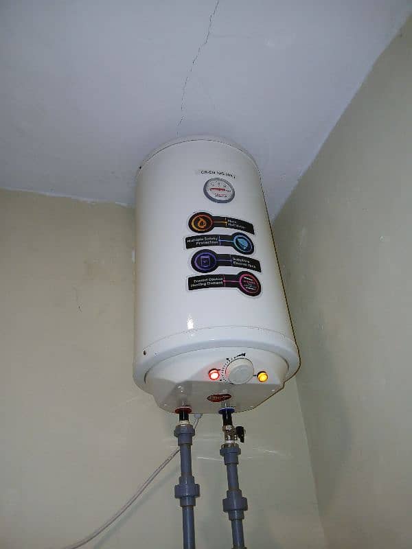 Crown Geyser Eg12g 40 liters with hot and cold pipe 1