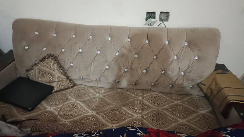 old 5 seater sofa for sale 0