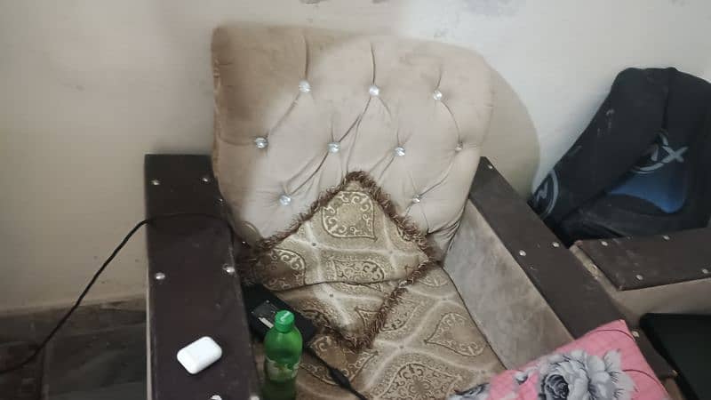 old 5 seater sofa for sale 1