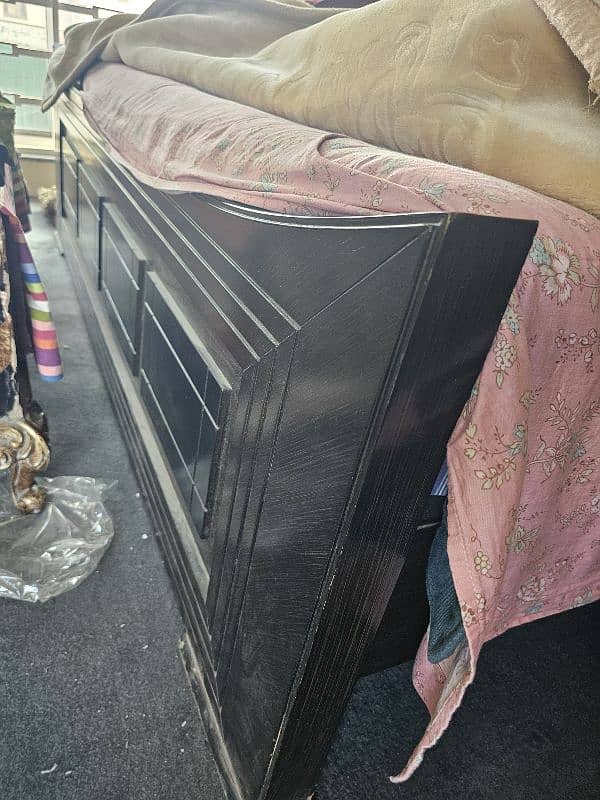 king size bed in good condition 6