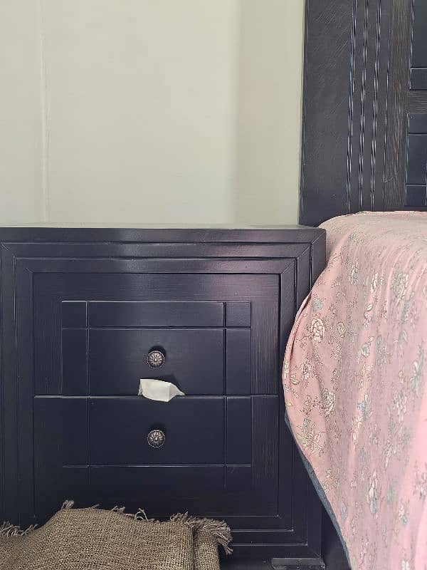 king size bed in good condition 7