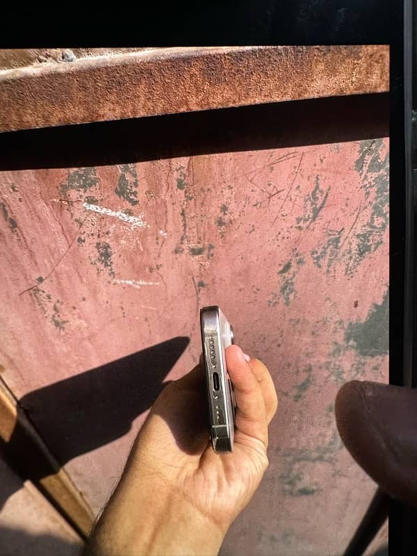 Iphone 15 pro Jv Natural titainium 1tb 3
