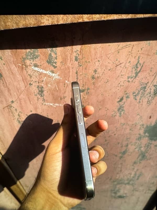 Iphone 15 pro Jv Natural titainium 1tb 5