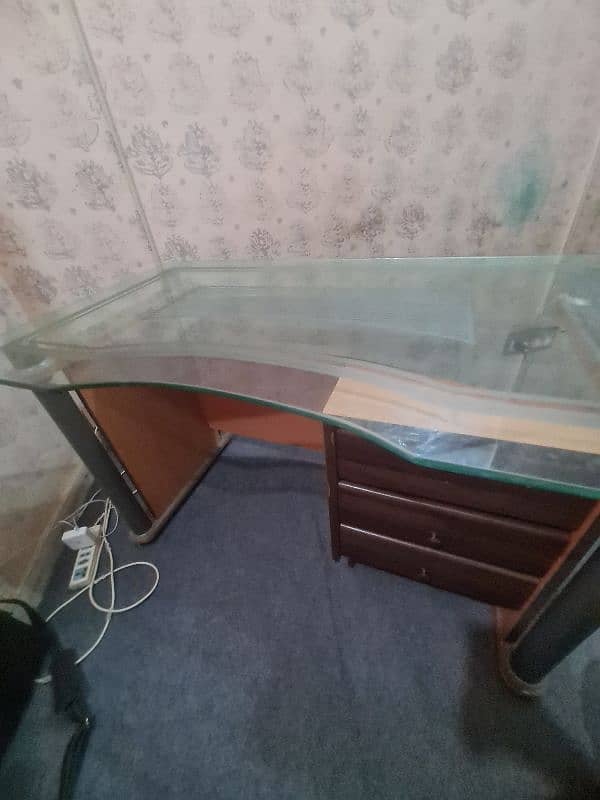 Study/Laptop table for sell full length 4