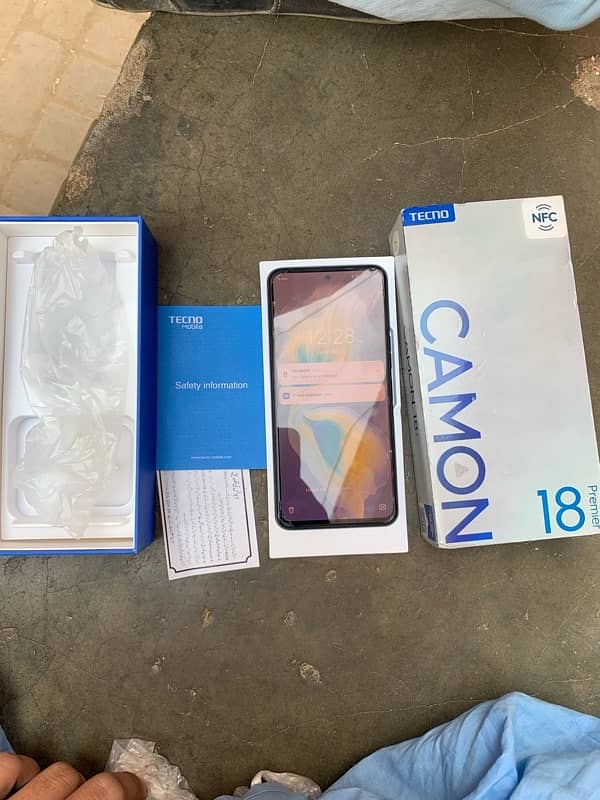 Tecno 18 premier 8/256 with box 1