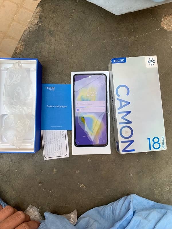 Tecno 18 premier 8/256 with box 2