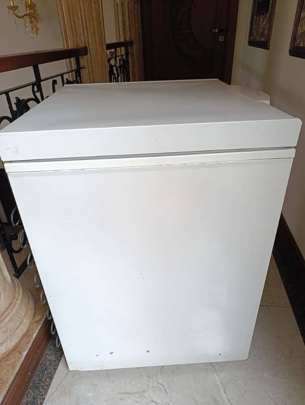 Dawlance single door deep freezer like new. 1