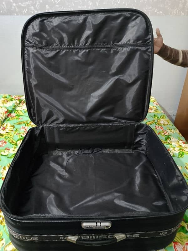 Luggage Bag used but in good condition 0