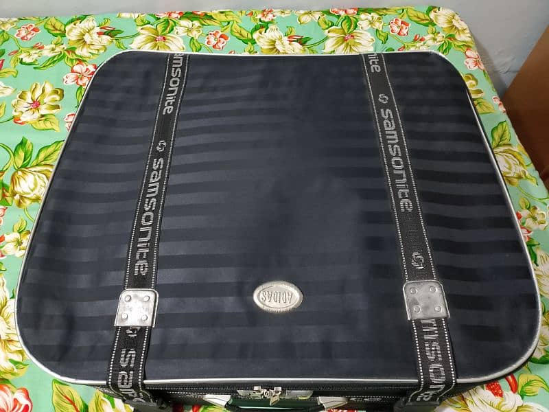 Luggage Bag used but in good condition 2