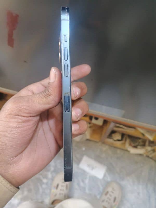 I phone 12 pro max LLa for sale 10/10 condaction battery health 90% 2