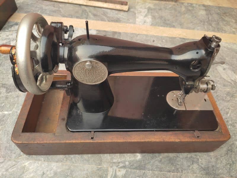 original brothers sewing machine made by Japan 60 years old 100 % ok 0