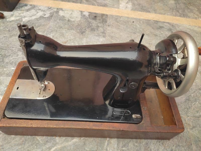 original brothers sewing machine made by Japan 60 years old 100 % ok 1