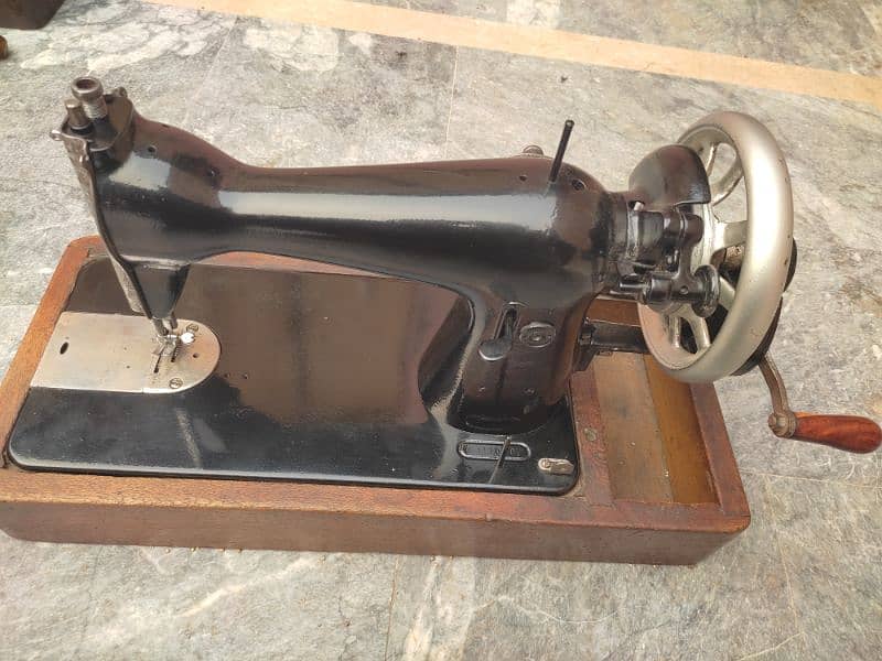 original brothers sewing machine made by Japan 60 years old 100 % ok 3