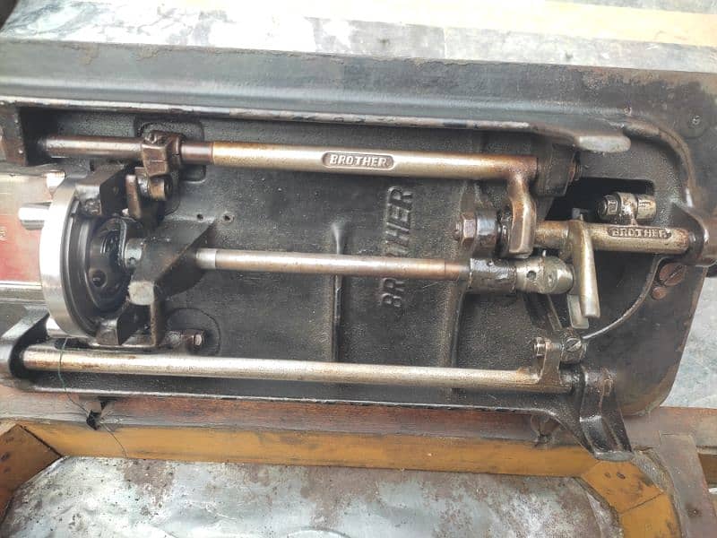 original brothers sewing machine made by Japan 60 years old 100 % ok 4