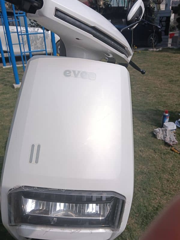 evee c1 white colour 14