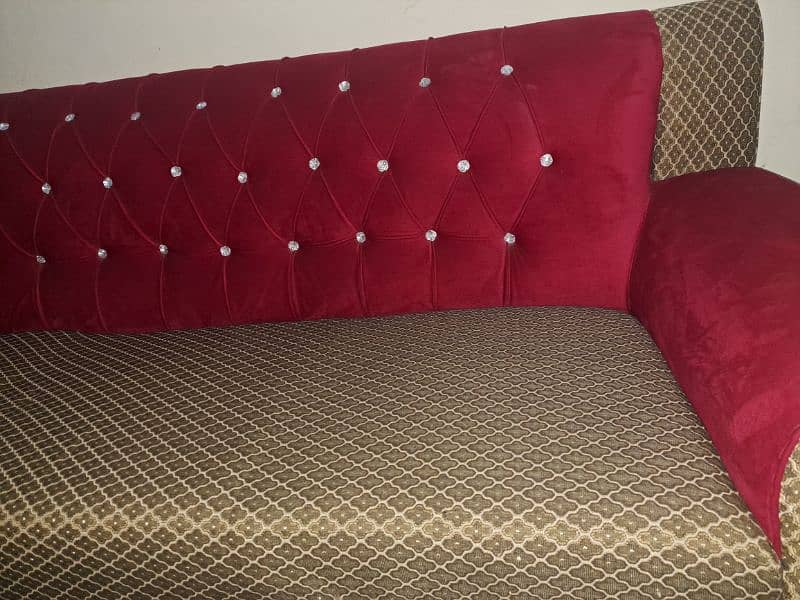 5 seater sofa almost new 4month used 1