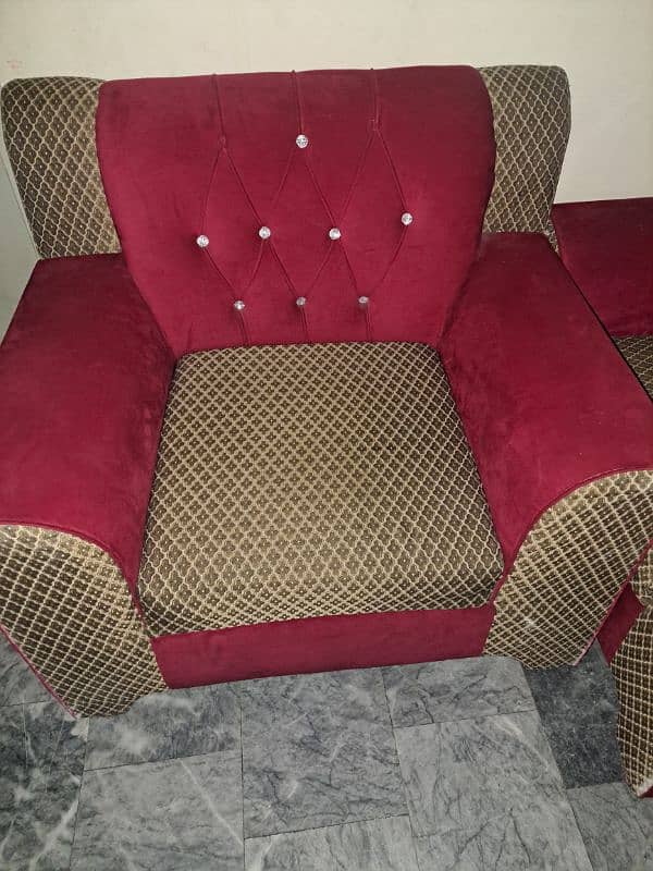 5 seater sofa almost new 4month used 2