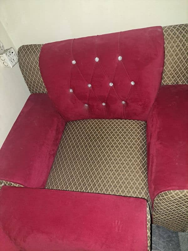 5 seater sofa almost new 4month used 3