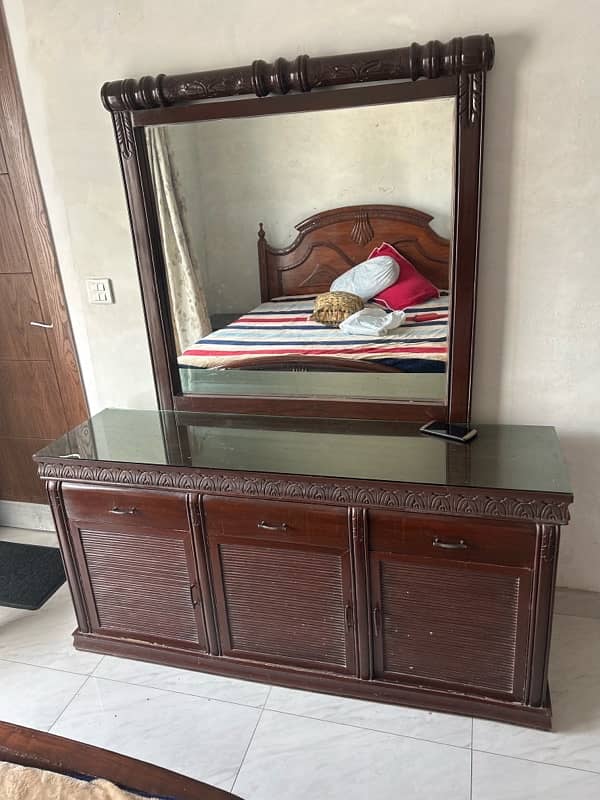 Bed dressing table only 0