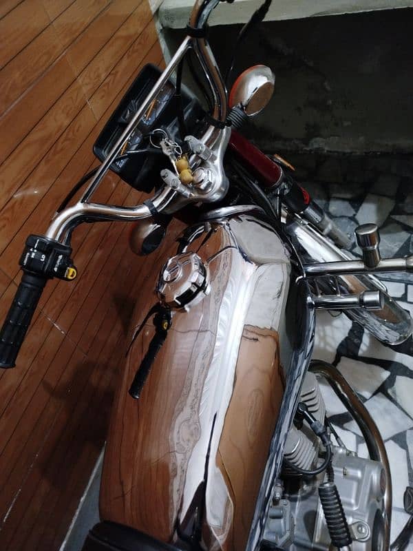 chrome fuel tank or metal tappy 3