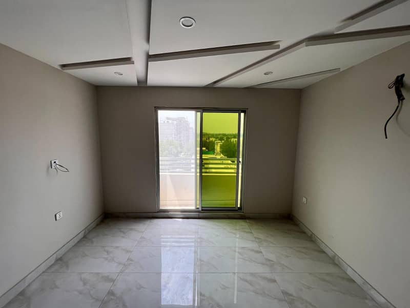 2 BEDROOM LIKE A BRNAD NEW APARTMENT FOR SALE IN BAHRIA TOWN LAHORE 4