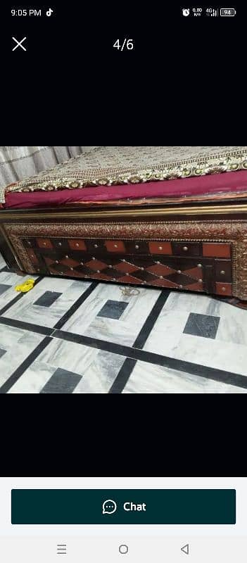 bed and shokes dresing  good  condition 4