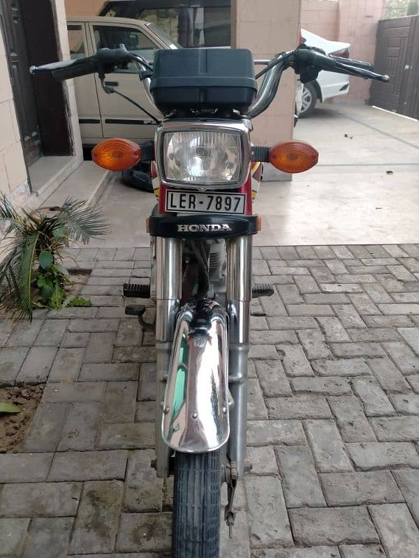 i am sale my honda 125 just new condition 3