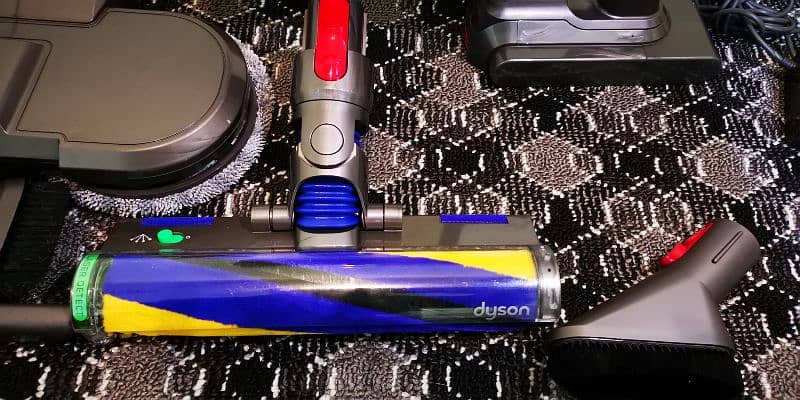 Dyson v11 Absolute 10/10 condition 5